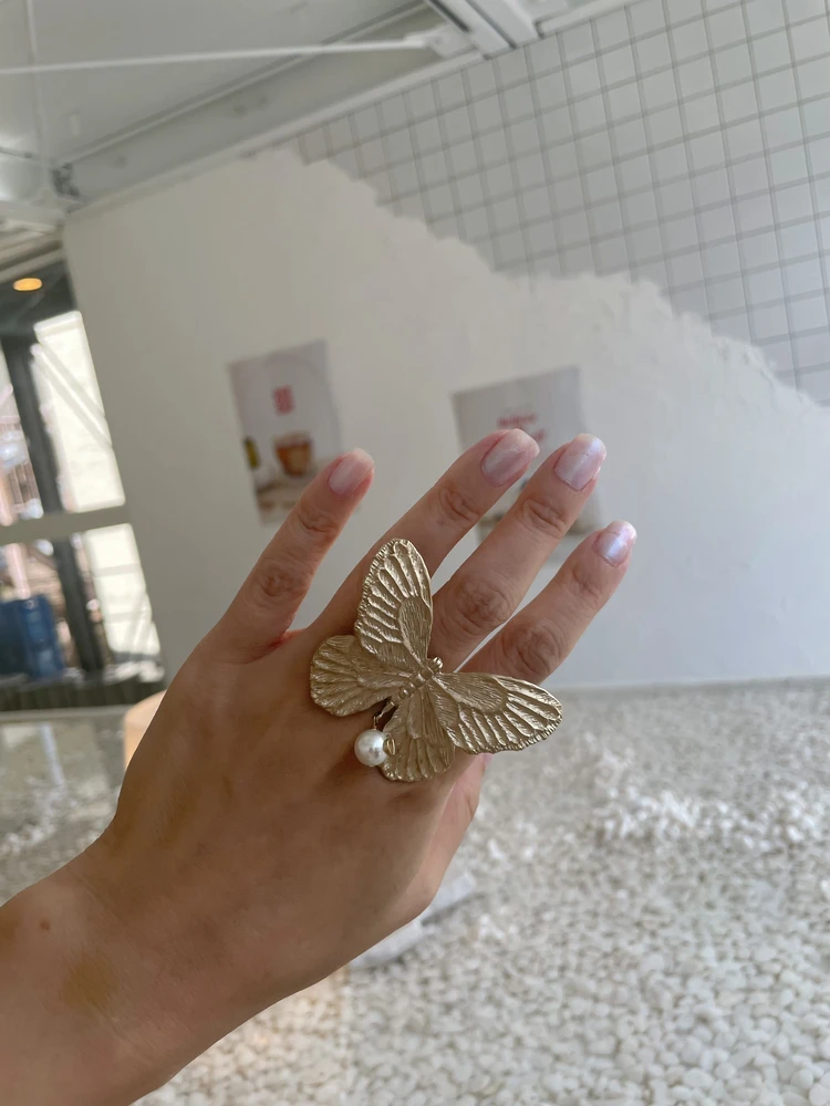 【ディオール】大人だから楽しいデコラティブなファッションリング_7