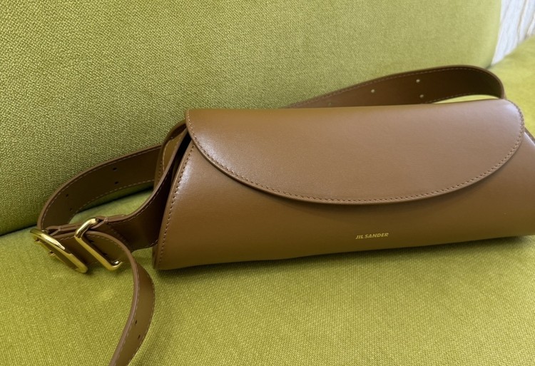 「JIL SANDER」のカンノーロ バッグは使うほどにその名品っぷりに惚れてしまう【エディターズピック】