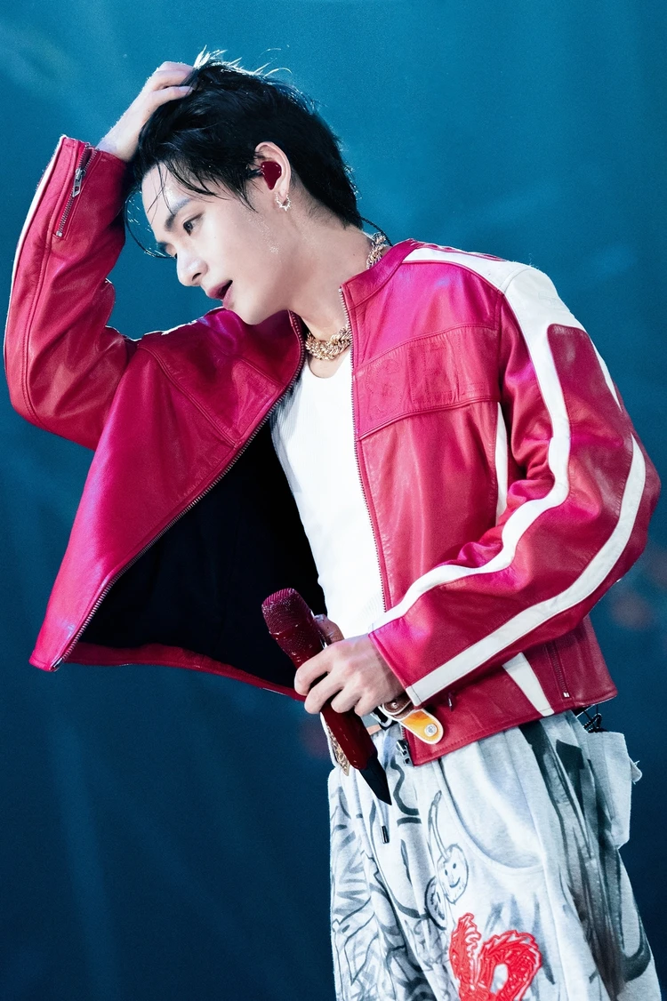 BTS V