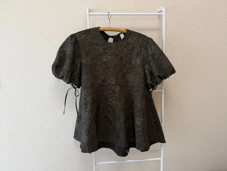 【GU×rokhコラボ】 バルーンスリーブチュニック / DARK GREEN