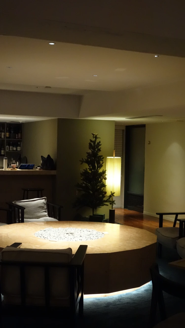 DDD Hotelに併設されたカフェabnoのおしゃれ空間