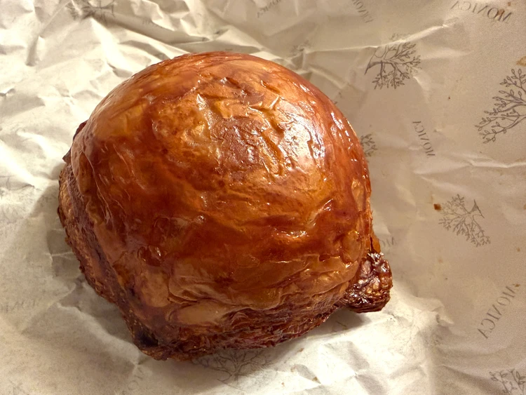 背徳の味わい。いま食べるべき絶品クイニーアマン『MONICA』in表参道_1