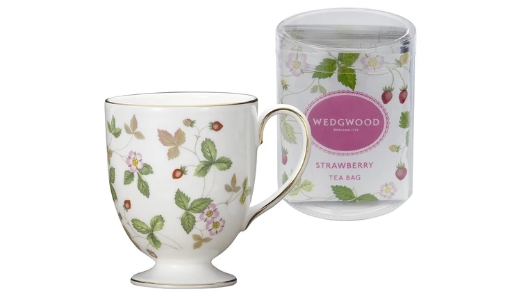 【ウェッジウッド】母の日のギフトにも！ 「ワイルド ストロベリー」のマグ＆紅茶セットが期間限定で発売