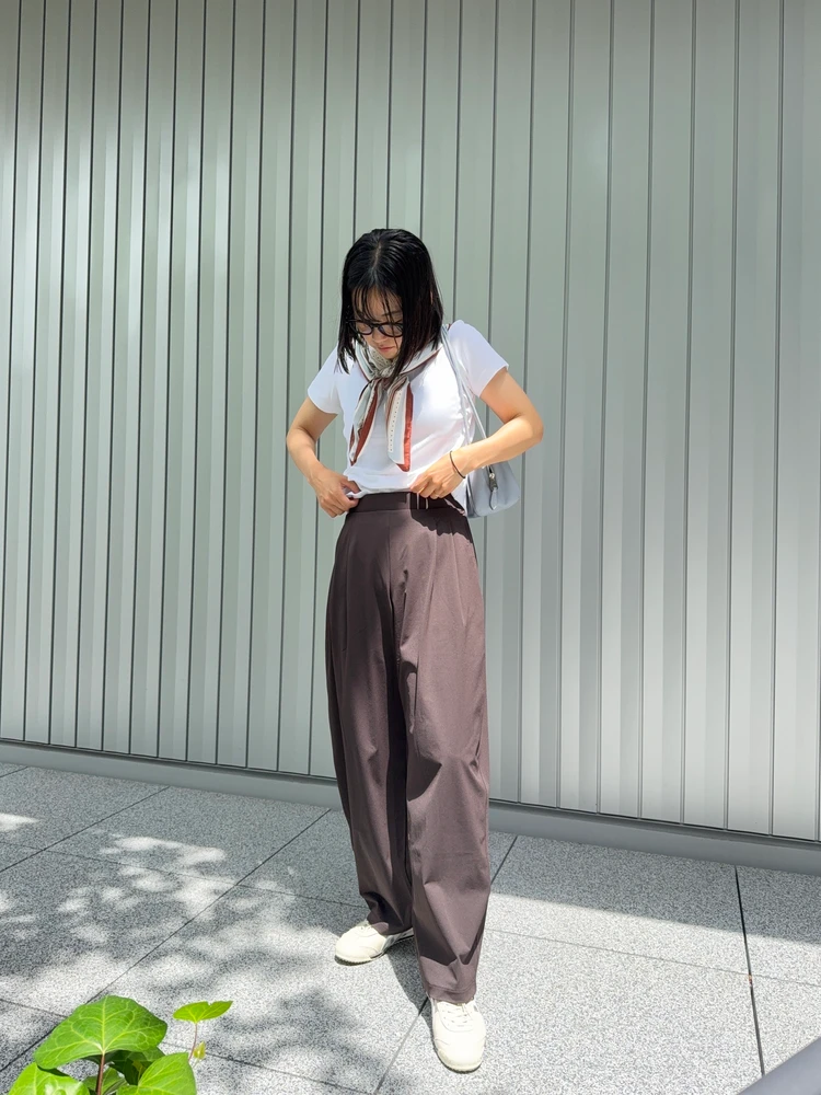 UNIQLOウルトラストレッチアクティブパンツ 着用したシルエット