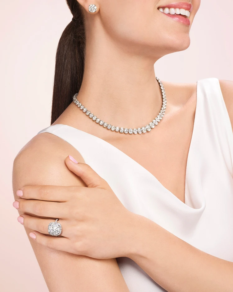 「ハリー・ウィンストン」がブライダルフェアを開催 モデルカット