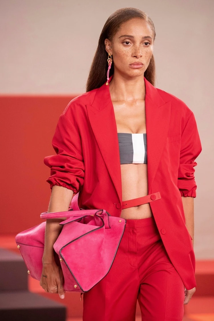 【FENDI（フェンディ）】新作ホーボーバッグ「フェンディ ウェイ」を発売