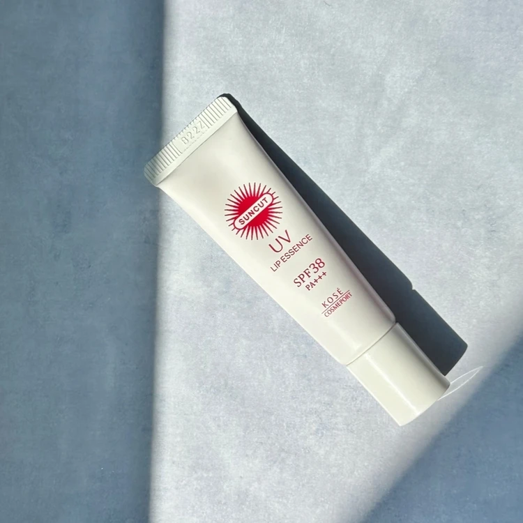 サンカット UVリップエッセンス SPF38 PA+++