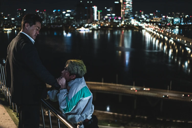 ヴィジランテ 刑事チョ・ホン役のユ・ジテ