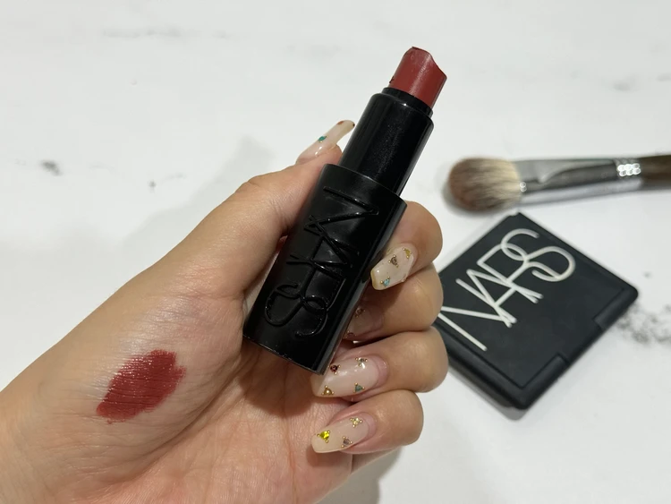 【NARS/ナーズ】一気に秋顔!ブルベ夏の私が手放せない、愛用リップ