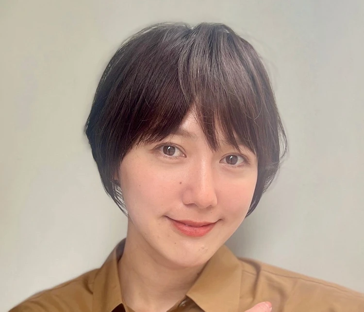 30代ー40代髪型・ショートの正面