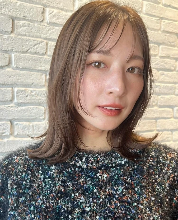 30代 髪型・ミディアムの正面