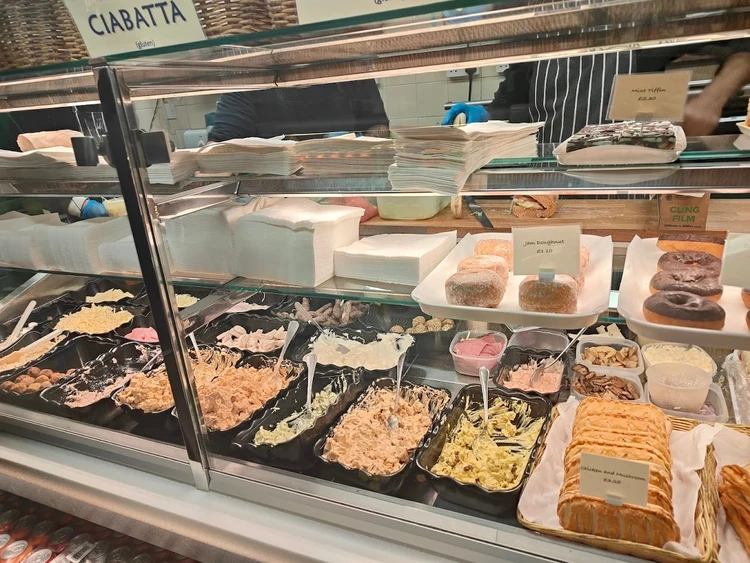 オックスフォード　サンドイッチ　有名