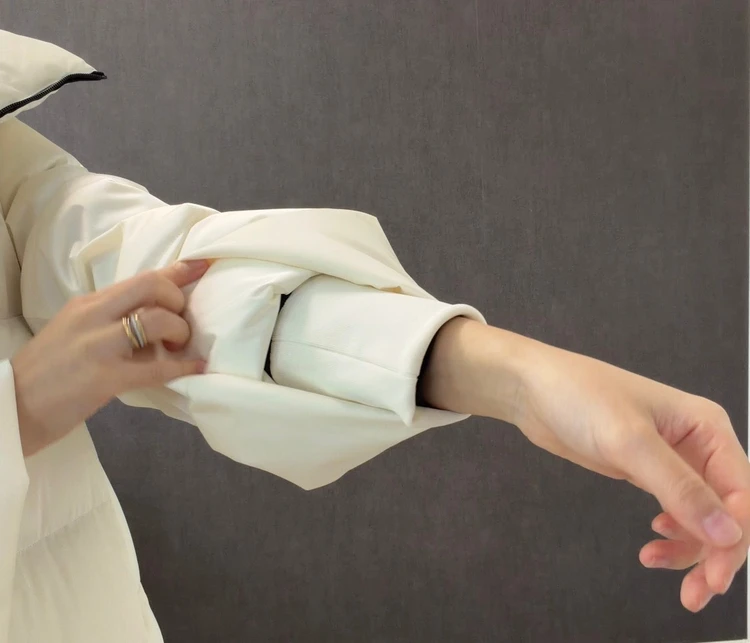 【UNIQLO＋J】ダウンボリュームジャケット　袖が二重に