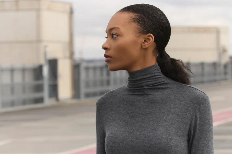 ユニクロ : シー 2025年秋冬コレクション ニットコーデ