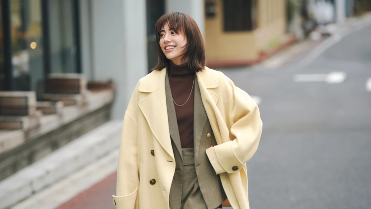 【ブラウン×イエローのカラーコーデ】まろやかなバターイエローで品よくトーンアップ！【BAILA今日のコーデ】