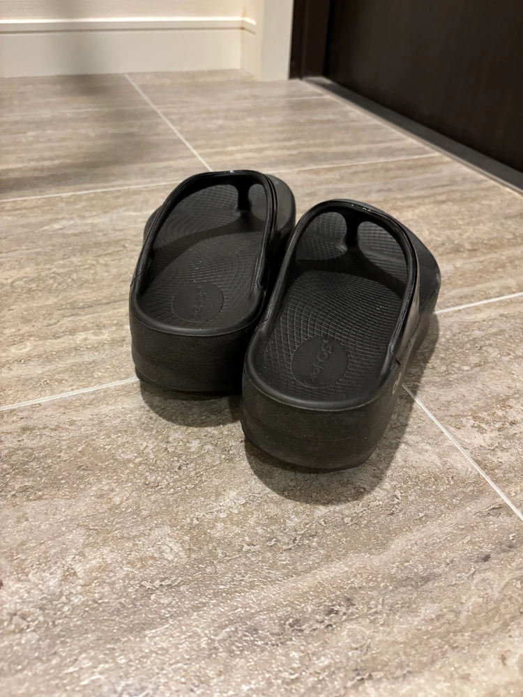 厚底OOFOSがちょっとしたお出かけに便利＆疲れ知らず　Nikeの厚底サンダルと比較してみた_4