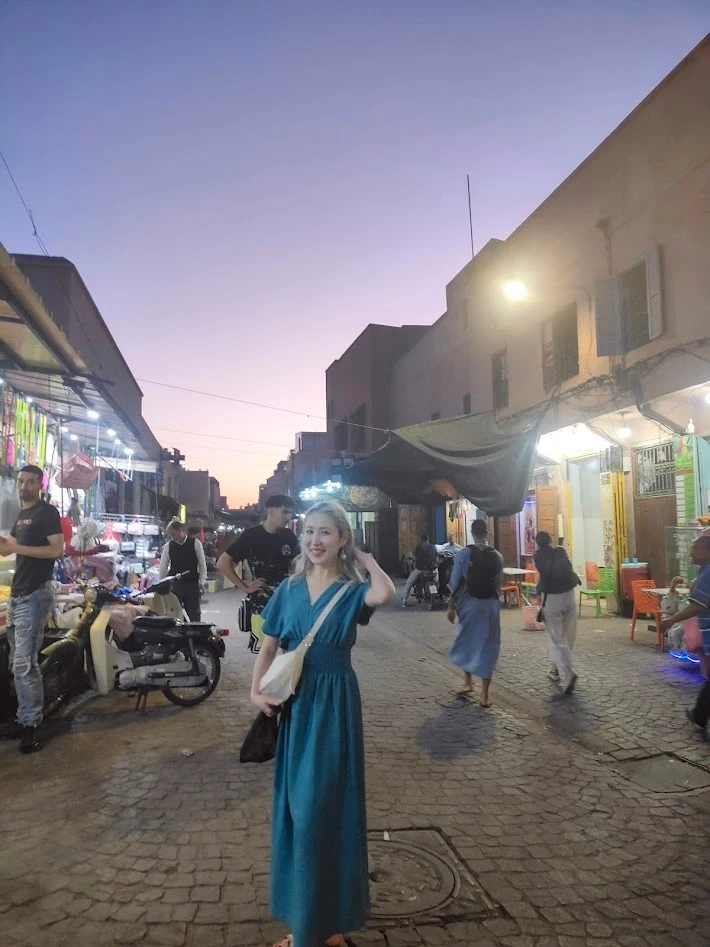 モロッコ旅行　コーディネート　ワンピース