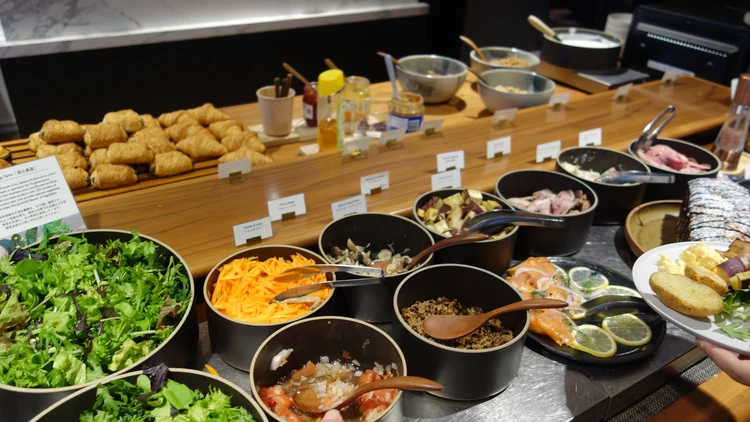 東京・馬喰町のDDD Hotelでモーニングブッフェ