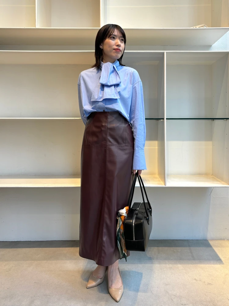 ティアラ　ロングボウタイシャツ　プレス着用画像