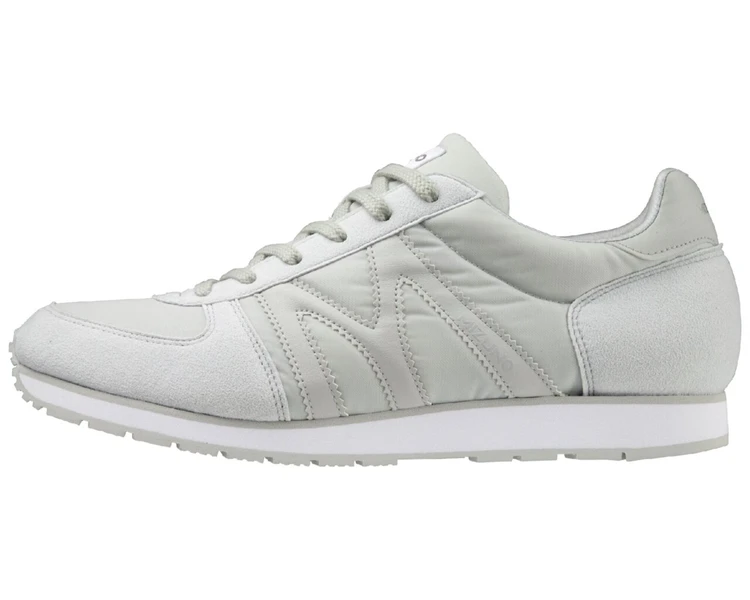 ミズノ　薄底スニーカー　ライトグレー