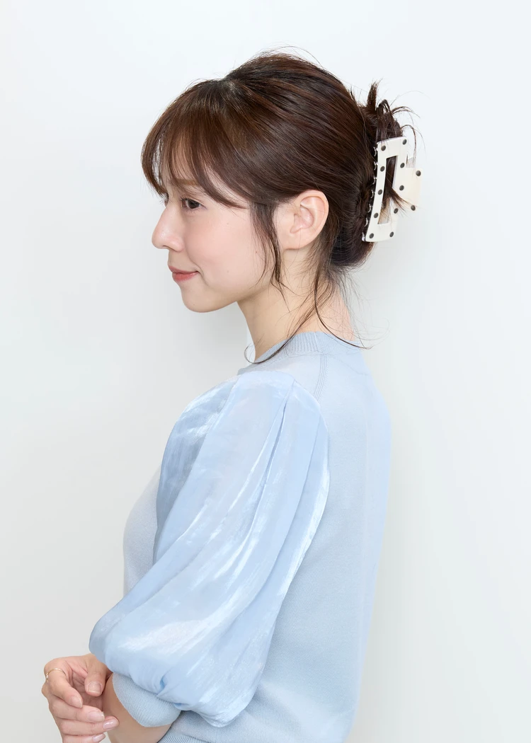 30代髪型・ミディアムのサイド