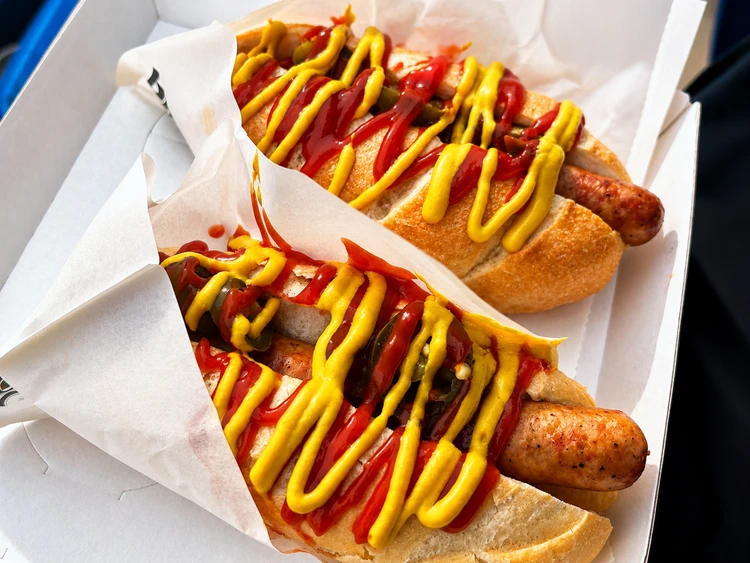 リニューアルした横浜スタジアムの人気グルメ「BAYSTARS DOG」