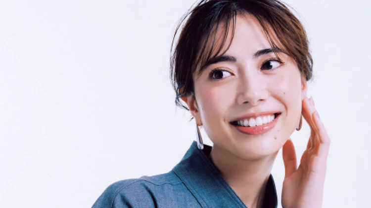 【登壇とは？】登壇シーンに視線の集まる口元こそ美しく！人前に立つ前に必須の“歯紅対策”