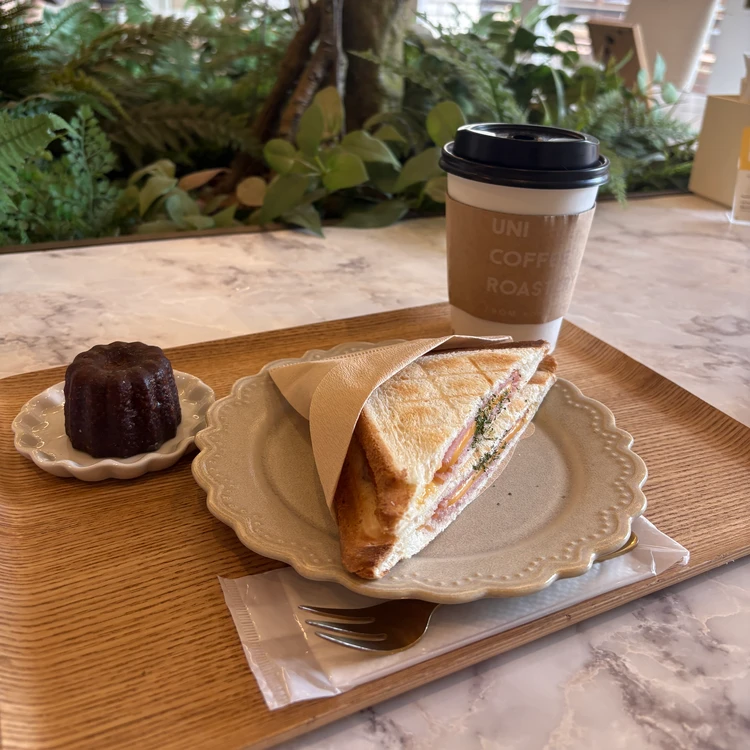 ホットサンド 元町カヌレ コーヒー