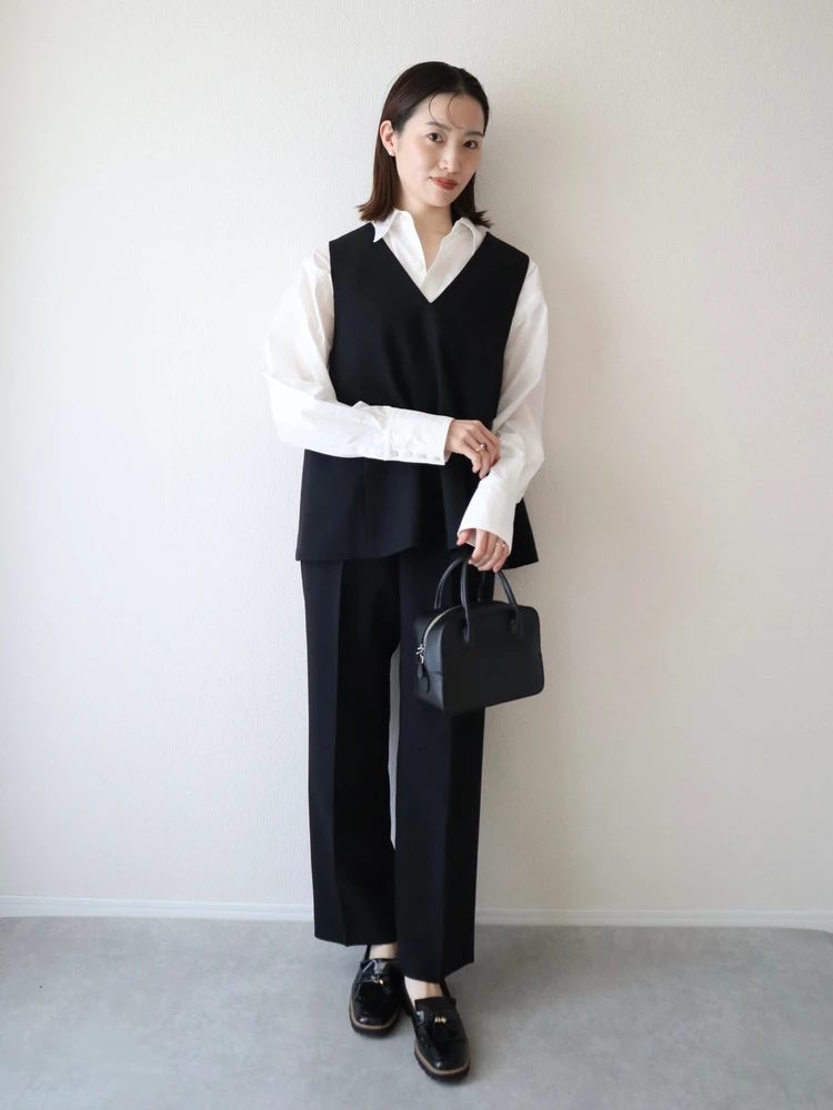 PLST プラステ ダブルクロステントライン ジレ セットアップ 2026 最新 セレモニー コーデ 黒 ブラック 通勤 白シャツ