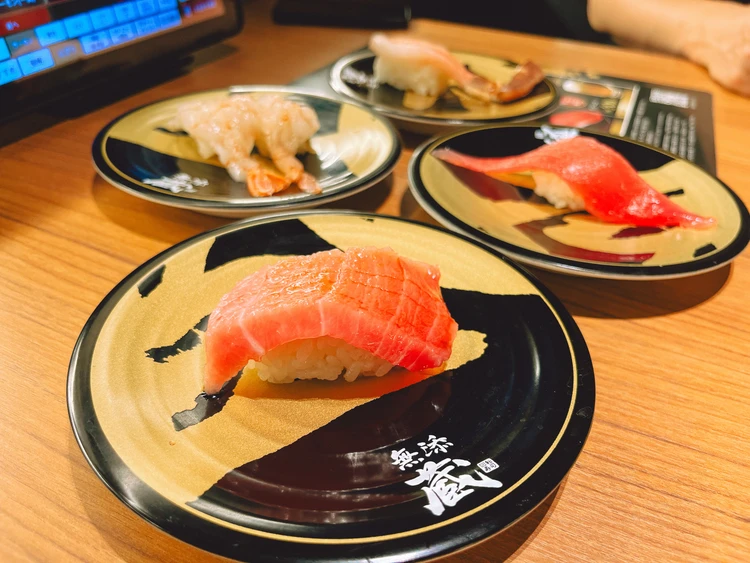【中目黒】高級回転寿司!くら寿司の進化系「無添蔵」がすごい_4