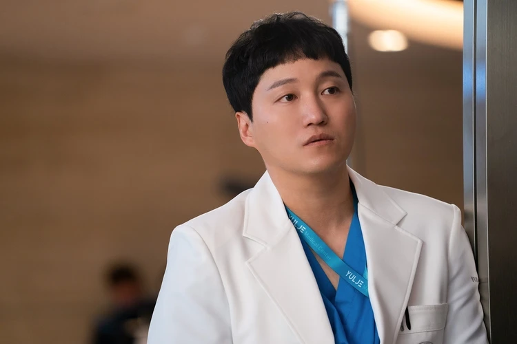 賢い医師生活　ソッキョン役のキム・デミョン