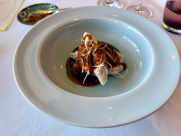 マンダリンオリエンタル東京「センス」平日ランチの黒酢酢豚