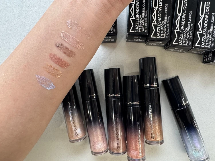 M·A·Cのホリデーコフレ♡リキッド&パウダーアイシャドウ徹底レビュー_2