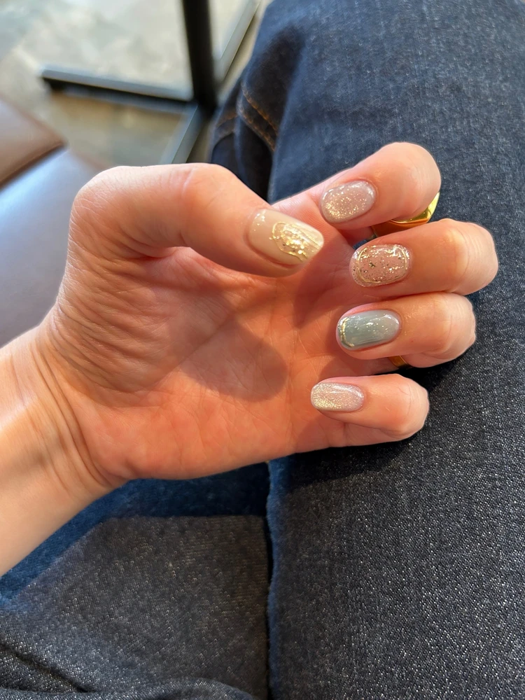 ラメ×マグネット ネイル写真 ニュアンス