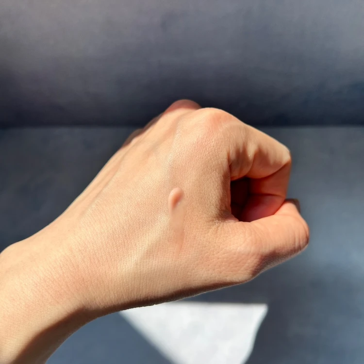 サンカット UVリップエッセンス SPF38 PA+++ テクスチャ