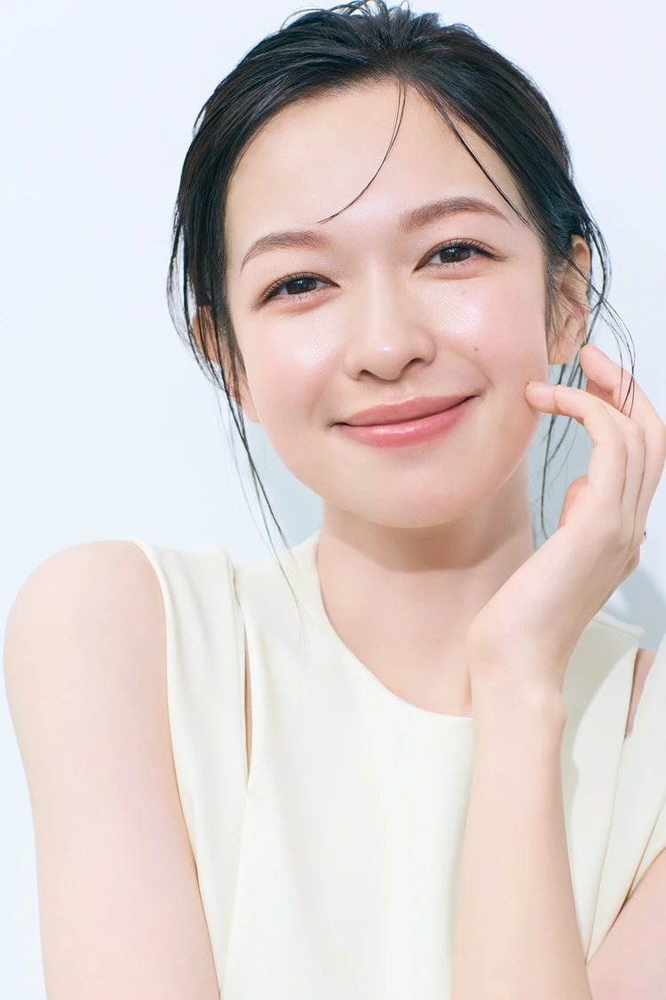 森絵梨佳 アルビオンの人気スキンケアシリーズ・フラルネが、今秋進化して登場!