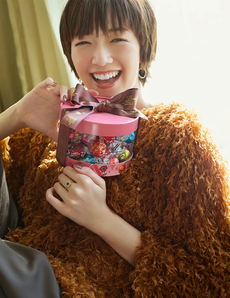 佐藤栞里が選ぶなら？ リンツの特別なバレンタインを大切なあの人へ