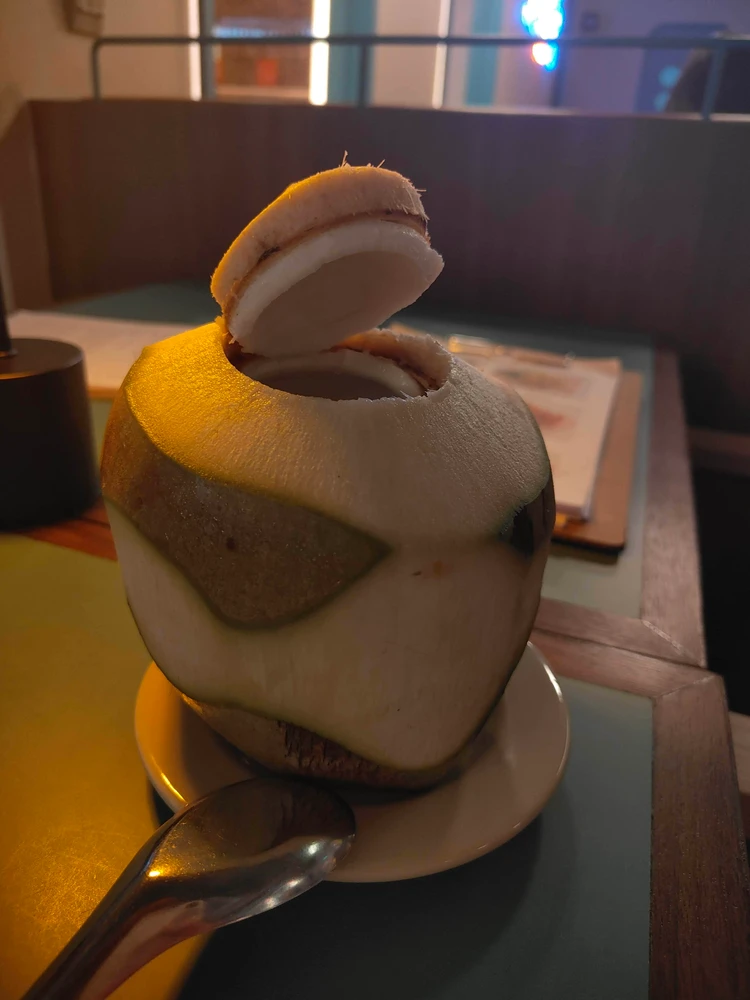 バンコク　タイ料理　おしゃれ　RUDY　ドリンク