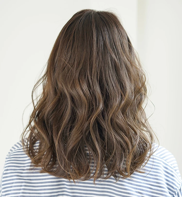 30代ー40代髪型・ミディアムのバック