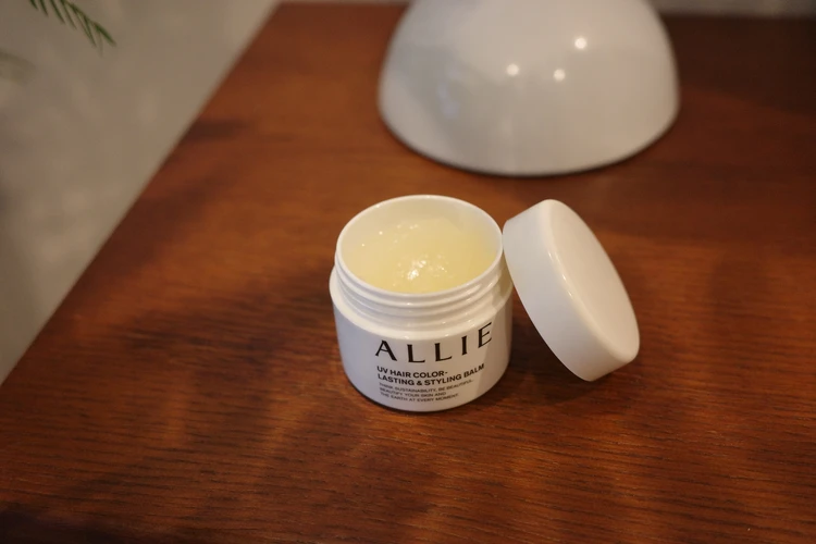 ALLIE クロノビューティ UV ヘアカラーラスティング＆スタイリング バーム