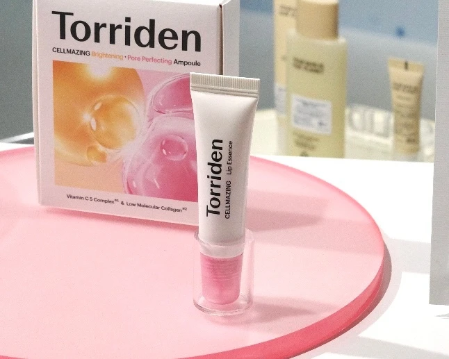 最速レビュー【10月27日発売】『Torriden(トリデン)セルメイジング コラーゲン リップエッセンス』で乾燥知らず!_1