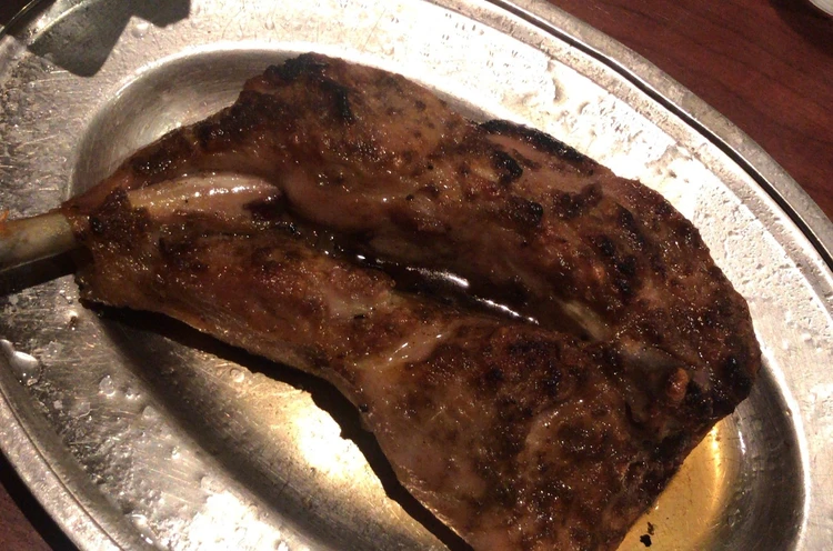 一鶴本店で食べた骨付鳥