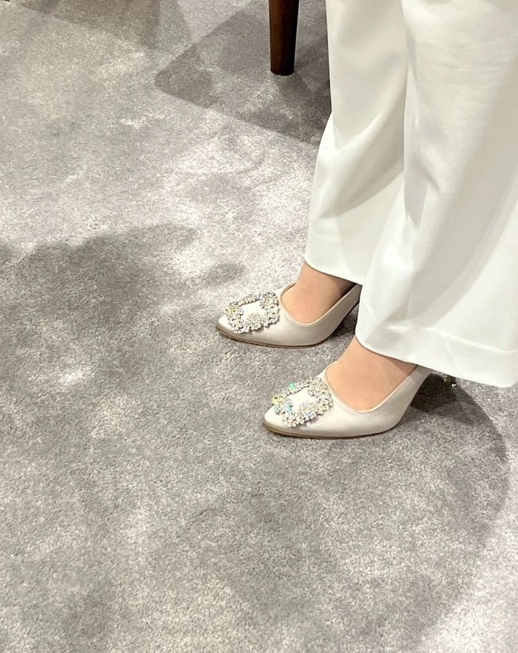 MANOLO BLAHNIK マノロ ブラニク 『Hangisi/ハンギシ』グレージュカラー 10.5cmヒール サイズレビュー