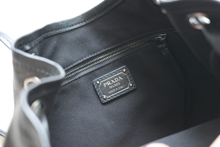 PRADA　プラダ　ルート ラージ　ブラック