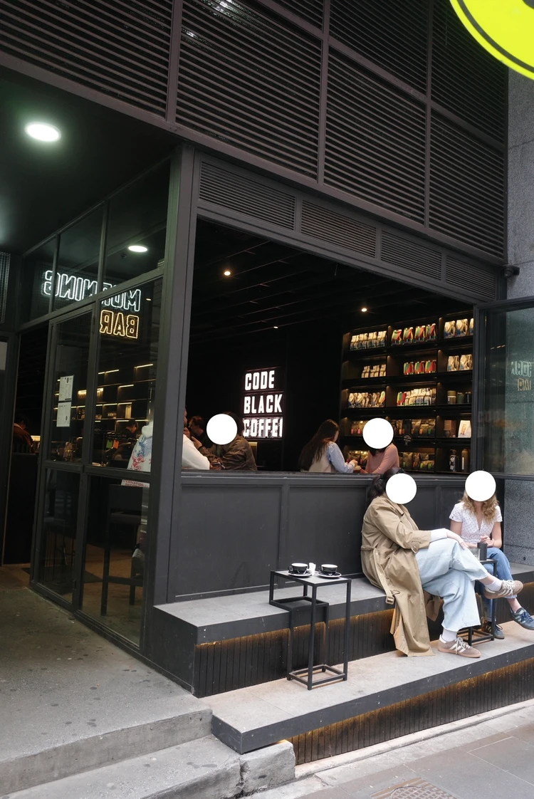 メルボルンのCBDで朝ごはん｜CODE BLACK COFFEEのアボカドトーストは一味違う！？_1_1