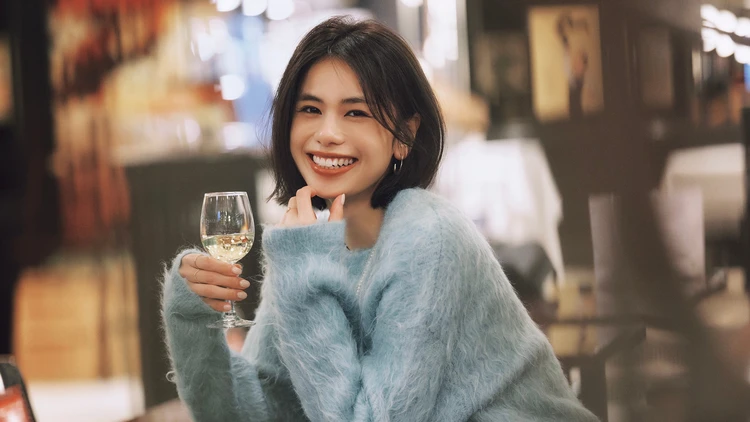 【きれい色ニットコーデ】肩ひじ張らずに着こなせるニットで優しい雰囲気に【BAILA今日のコーデ】