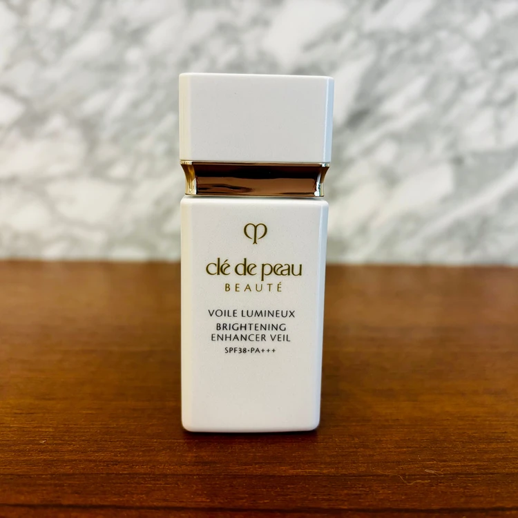 クレドポーボーテ 下地の写真