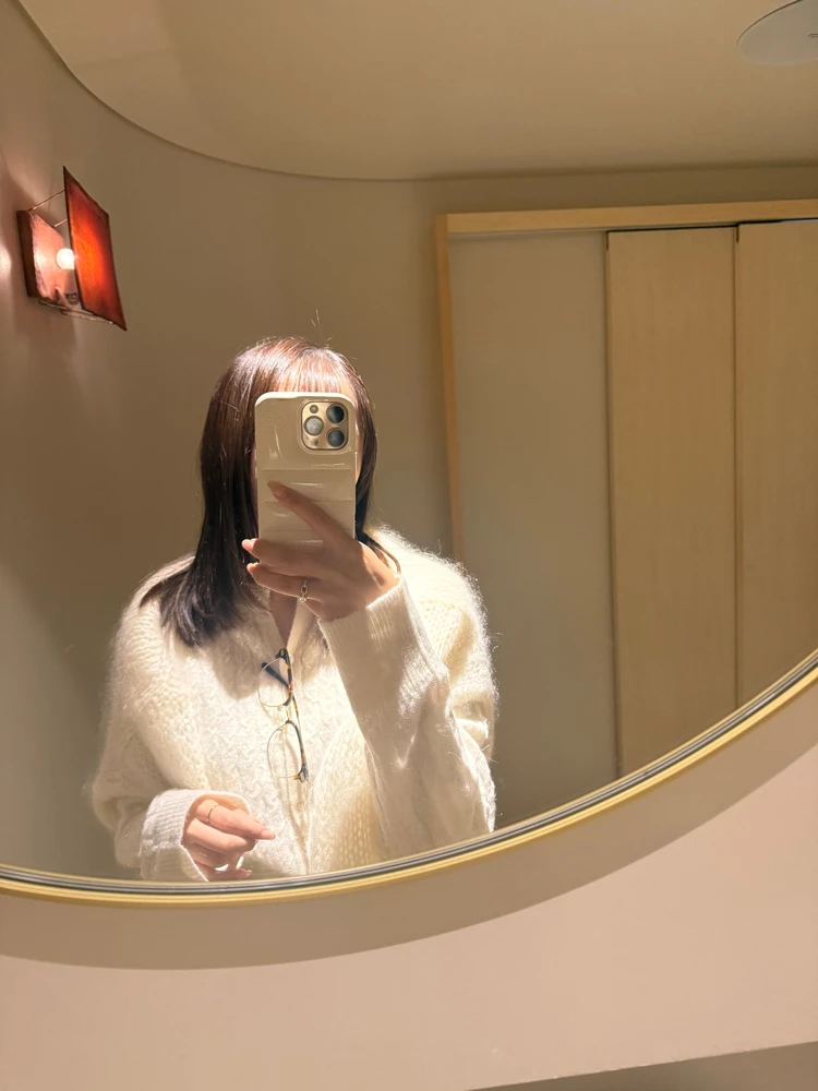 【肩がけニットでおしゃれ上級者】マフラーを巻くより垢抜ける冬のニットの上手な使い方_3_1