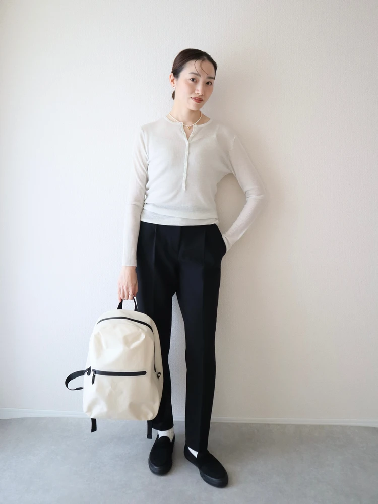 30代　ママ　リュック　コーデ　ファッション　PLST　無印　良品　モノトーン