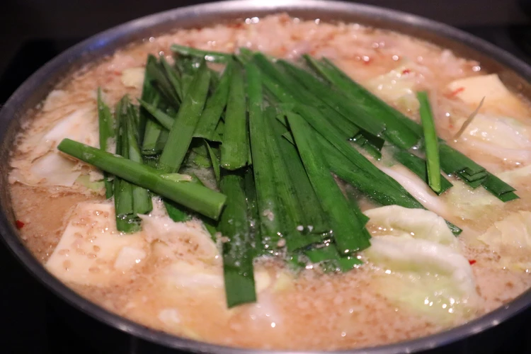 福岡　老舗　もつ鍋　博多 やま中　銀座店　ランチ　絶品　鍋　みそ味　発祥　味噌味